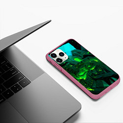 Чехол iPhone 11 Pro матовый Зелёный город, цвет: 3D-малиновый — фото 2