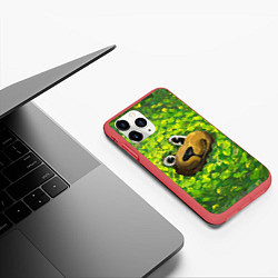 Чехол iPhone 11 Pro матовый Плюшевый мишка в зелени, цвет: 3D-красный — фото 2
