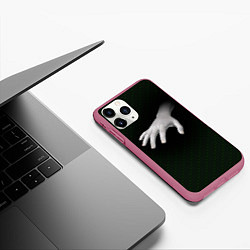Чехол iPhone 11 Pro матовый Белая рука на плетёной текстуре, цвет: 3D-малиновый — фото 2
