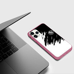 Чехол iPhone 11 Pro матовый BMW sport краски черные разрывы, цвет: 3D-малиновый — фото 2