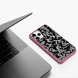 Чехол iPhone 11 Pro матовый Капли жидкого металла - камуфляж на чёрном, цвет: 3D-малиновый — фото 2