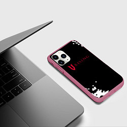 Чехол iPhone 11 Pro матовый V Rising краски, цвет: 3D-малиновый — фото 2