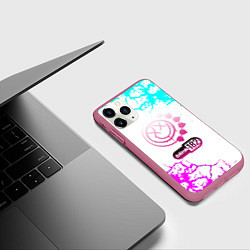 Чехол iPhone 11 Pro матовый Blink 182 неоновые краски, цвет: 3D-малиновый — фото 2