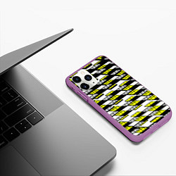 Чехол iPhone 11 Pro матовый Жёлтые треугольники и квадраты на белом фоне, цвет: 3D-фиолетовый — фото 2