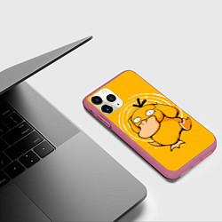 Чехол iPhone 11 Pro матовый Псидак желтая утка покемон, цвет: 3D-малиновый — фото 2