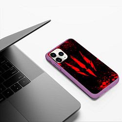 Чехол iPhone 11 Pro матовый The witcher - Краскый логотип и брызги, цвет: 3D-фиолетовый — фото 2