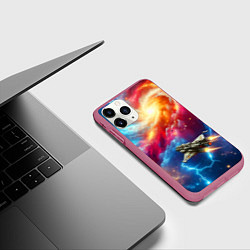 Чехол iPhone 11 Pro матовый Космолёт в неоновом космосе, цвет: 3D-малиновый — фото 2