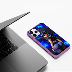 Чехол iPhone 11 Pro матовый Девушка в обтягивающих лосинах, цвет: 3D-фиолетовый — фото 2