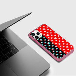 Чехол iPhone 11 Pro матовый Roblox glitch pattern, цвет: 3D-малиновый — фото 2
