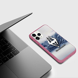 Чехол iPhone 11 Pro матовый Cкайрим зима, цвет: 3D-малиновый — фото 2