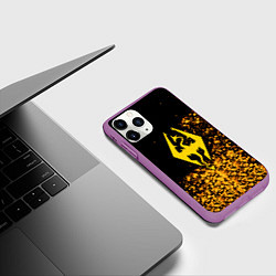 Чехол iPhone 11 Pro матовый Скайрим голд, цвет: 3D-фиолетовый — фото 2