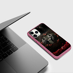 Чехол iPhone 11 Pro матовый Влюбленные волки, цвет: 3D-малиновый — фото 2