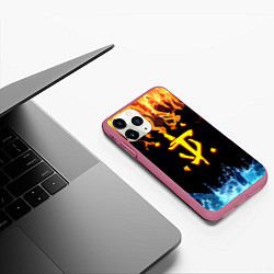 Чехол iPhone 11 Pro матовый Doom огонь и вода лого, цвет: 3D-малиновый — фото 2