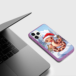 Чехол iPhone 11 Pro матовый Новогодняя змейка в зимнем городе, цвет: 3D-фиолетовый — фото 2