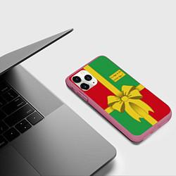 Чехол iPhone 11 Pro матовый Уродливый свитер Райана Рейнольдса, цвет: 3D-малиновый — фото 2