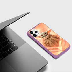 Чехол iPhone 11 Pro матовый Малыш Грогу, цвет: 3D-фиолетовый — фото 2
