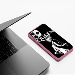 Чехол iPhone 11 Pro матовый Queen Freddie Mercury король, цвет: 3D-малиновый — фото 2