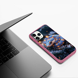 Чехол iPhone 11 Pro матовый Змея с искорками новогодними, цвет: 3D-малиновый — фото 2