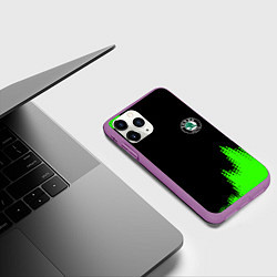 Чехол iPhone 11 Pro матовый Skoda краски зеленые, цвет: 3D-фиолетовый — фото 2
