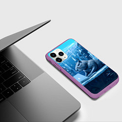 Чехол iPhone 11 Pro матовый Капибара программист под водой, цвет: 3D-фиолетовый — фото 2