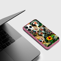 Чехол iPhone 11 Pro матовый Три коалы, цвет: 3D-малиновый — фото 2