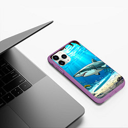 Чехол iPhone 11 Pro матовый Акула в океане, цвет: 3D-фиолетовый — фото 2