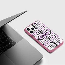 Чехол iPhone 11 Pro матовый Чёрно-фиолетовые диагональные полосы на белом фоне, цвет: 3D-малиновый — фото 2
