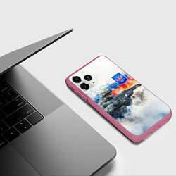 Чехол iPhone 11 Pro матовый Русский солдат и синий герб РФ, цвет: 3D-малиновый — фото 2