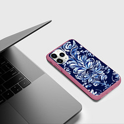 Чехол iPhone 11 Pro матовый Гжель русский орнамент королевский синий, цвет: 3D-малиновый — фото 2