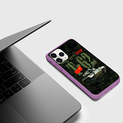 Чехол iPhone 11 Pro матовый Советский средний танк Т-62, цвет: 3D-фиолетовый — фото 2