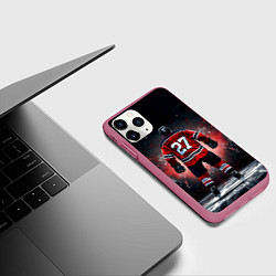 Чехол iPhone 11 Pro матовый Хоккеист на черном, цвет: 3D-малиновый — фото 2