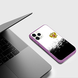 Чехол iPhone 11 Pro матовый Россия черно белые краски, цвет: 3D-фиолетовый — фото 2