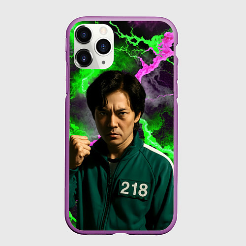 Чехол iPhone 11 Pro матовый Игра в кальмара - игрок 218 с кулаком / 3D-Фиолетовый – фото 1