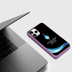 Чехол iPhone 11 Pro матовый Лучше вода у друга черно-голубой узор, цвет: 3D-фиолетовый — фото 2
