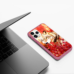 Чехол iPhone 11 Pro матовый Осенний волк, цвет: 3D-малиновый — фото 2