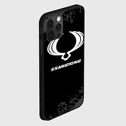 Чехол для iPhone 12 Pro Max SsangYong speed на темном фоне со следами шин, цвет: 3D-черный — фото 2