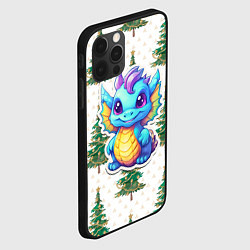 Чехол для iPhone 12 Pro Max Маленький синий дракон на фоне елочек, цвет: 3D-черный — фото 2