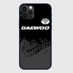 Чехол для iPhone 12 Pro Daewoo speed на темном фоне со следами шин: символ, цвет: 3D-черный