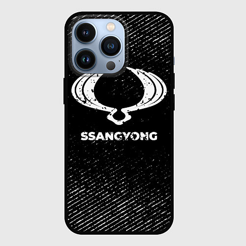 Чехол iPhone 13 Pro SsangYong с потертостями на темном фоне / 3D-Черный – фото 1