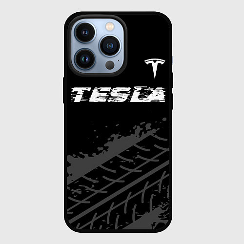 Чехол iPhone 13 Pro Tesla speed на темном фоне со следами шин посереди / 3D-Черный – фото 1