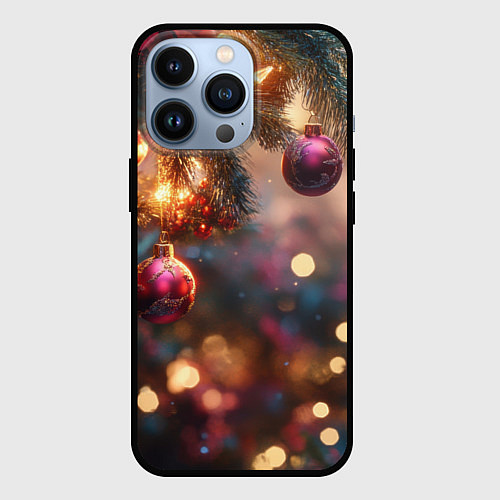 Чехол iPhone 13 Pro Фиолетовые новогодние шары / 3D-Черный – фото 1