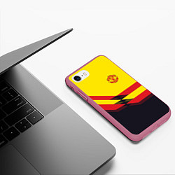 Чехол iPhone 7/8 матовый Man United FC: Yellow style, цвет: 3D-малиновый — фото 2