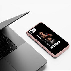 Чехол iPhone 7/8 матовый Хабиб: Дагестанский борец, цвет: 3D-светло-розовый — фото 2