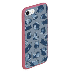 Чехол iPhone 7/8 матовый Камуфляж с котиками серо-голубой, цвет: 3D-малиновый — фото 2