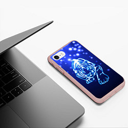 Чехол iPhone 7/8 матовый Неоновый тигр, цвет: 3D-светло-розовый — фото 2