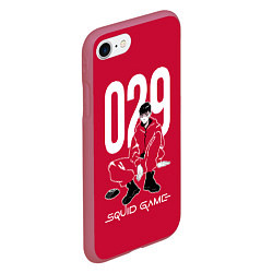 Чехол iPhone 7/8 матовый Squid game: guard 029policeman, цвет: 3D-малиновый — фото 2
