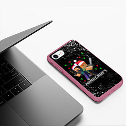 Чехол iPhone 7/8 матовый MINECRAFT НОВОГОДНИЙ 2022, цвет: 3D-малиновый — фото 2