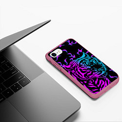 Чехол iPhone 7/8 матовый Неоновый ТИГР Год тигра, цвет: 3D-малиновый — фото 2