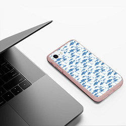 Чехол iPhone 7/8 матовый Голубые рыбки ретро принт, цвет: 3D-светло-розовый — фото 2