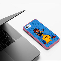 Чехол iPhone 7/8 матовый Эш Кетчум и Пикачу, цвет: 3D-малиновый — фото 2